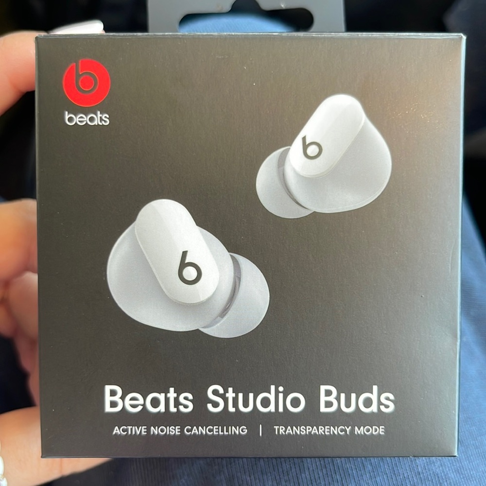 Beats Studio Buds Noise Cancelling